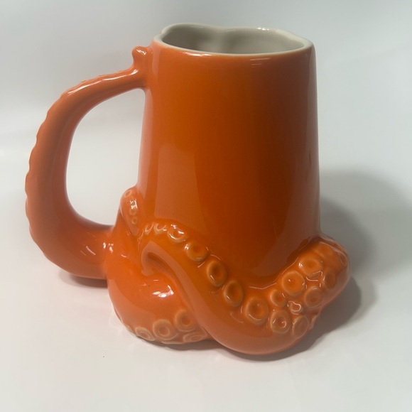 Disney / Finding Dory - Hank the Octopus - 16 oz Orange 3D Mug 🐙☕️ - Picture 4 of 10